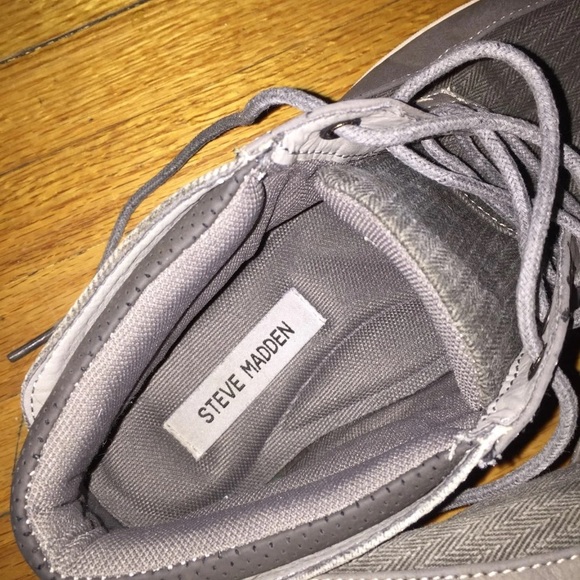 Men’s Steve Madden sneakers - Picture 2 of 2